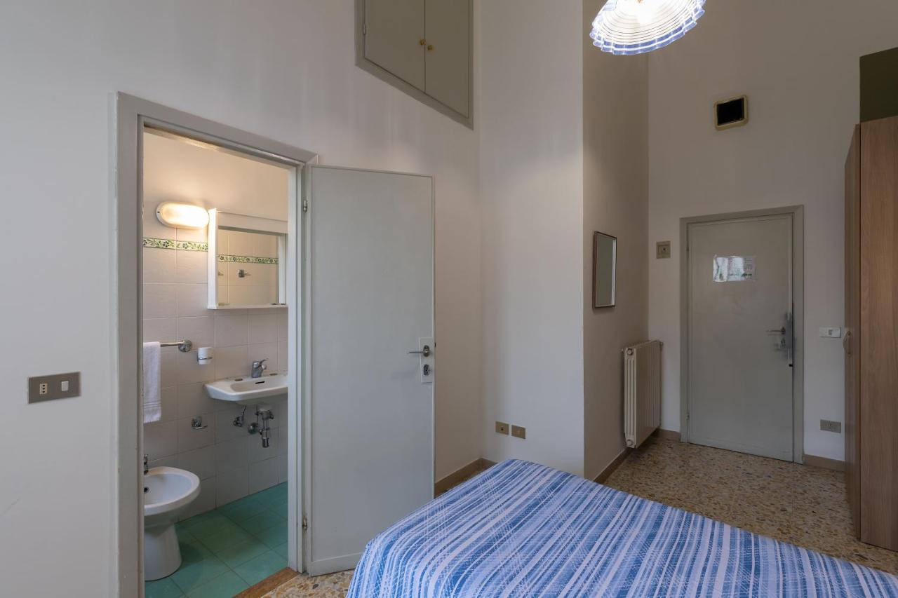 Casa Ferie Sant’anna Hotel *